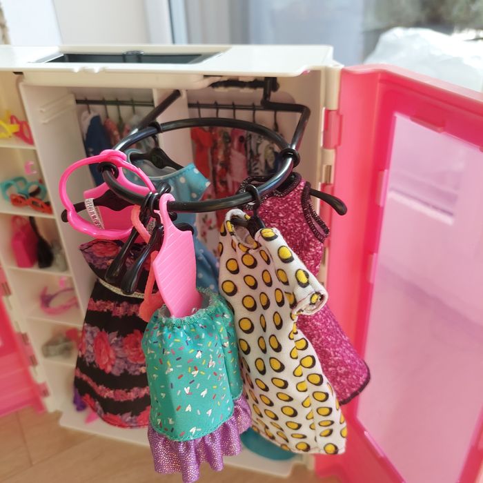 Szafa Barbie z akcesoriami