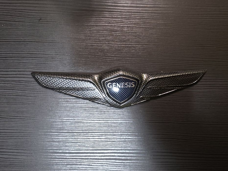 Emblemat Hyundai Genesis G70 G80 Coupe carbon
