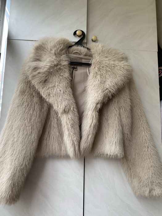 Світло бежева тепла шубка   River Island (Ривер Айленд) стилі Зара Zara  р.С та М