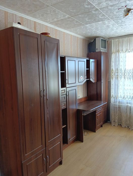 Продаж кімнати в гуртожитку на Площі Польовій 14, 7/9 цегляний будинок