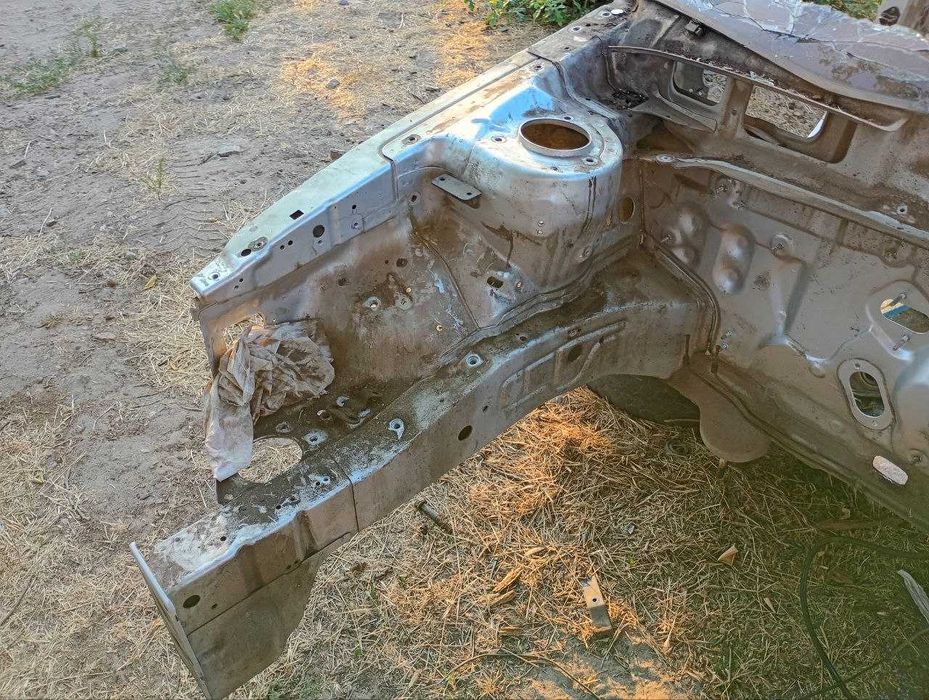 Четверть kia cerato 2007