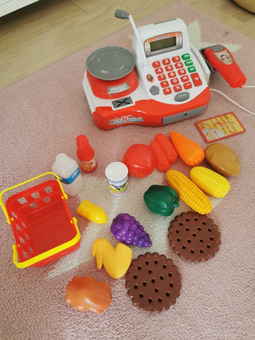 Kasa fiskalna z czytnikiem i akcesoriami