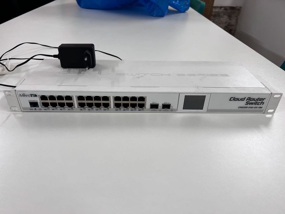 MikroTik Cloud Router Switch CRS226-24G-2S+RM