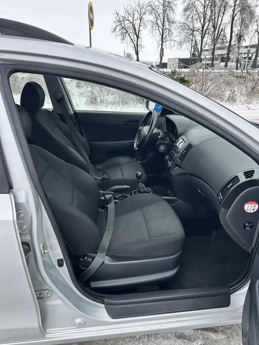 hyundai i30 2010рік універсал1.6 турбо дизель