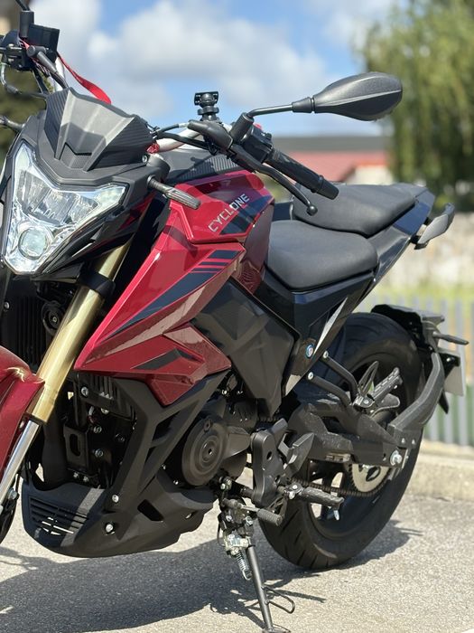 Moto 125cc 1000km rodados ano 2025, matricula 2026