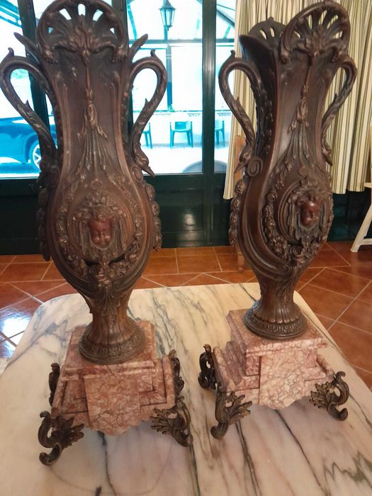 Conjunto de 2 peças altas em Antimónio (BRONZE DE ARTE)