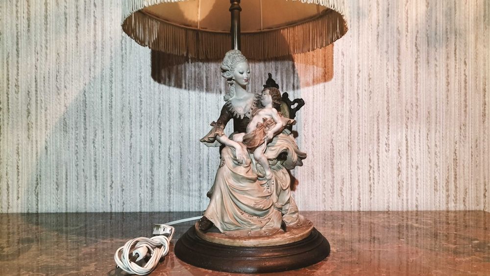 Antiguidade - Candeeiro de mesa raro - aceito propostas