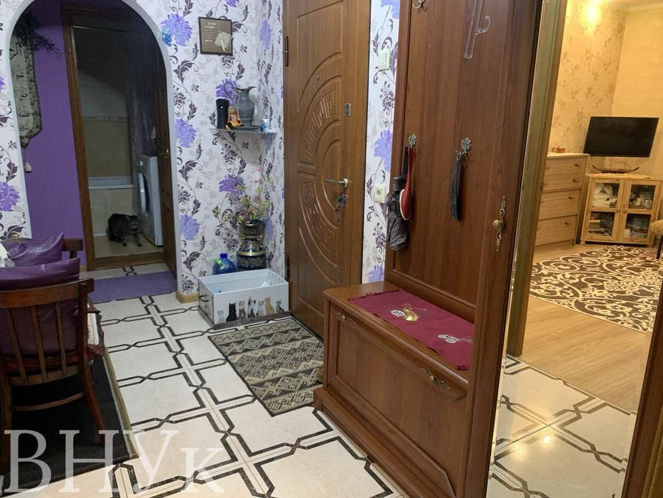 Продам 2-кімнатну квартиру з ремонтом та меблями