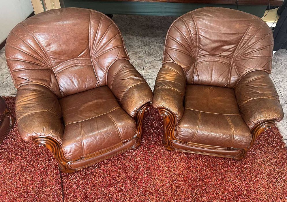 Conjuto 3 sofás de couro (Sofá cama + 2 sofás pequenos)