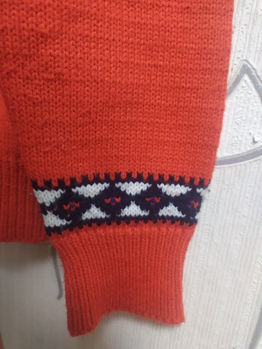 Женский свитер б.у М