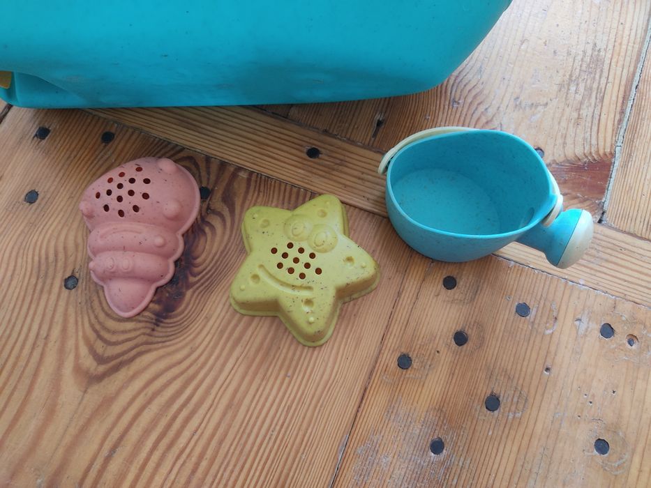 Plastikowy statek do piachu/wody