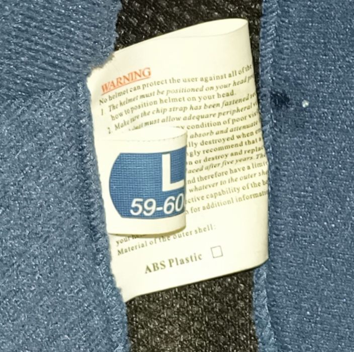 Мотошолом Мотошлём  SAKOU. Размер L. Небольшая трещина. Недорого.