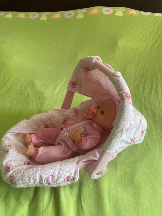 Nenuco grande com chucha e ovo de transporte