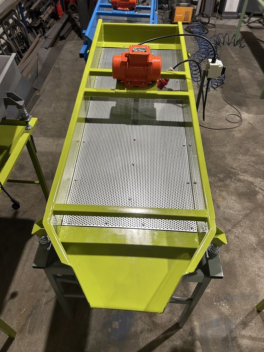 Przesiewacz wibracyjny 5mm pellet plastik