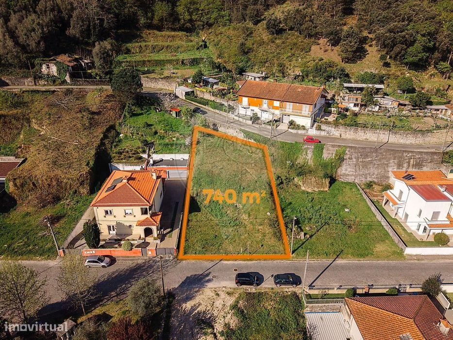 Terreno com 740m2 para construção moradia individual em Braga!
