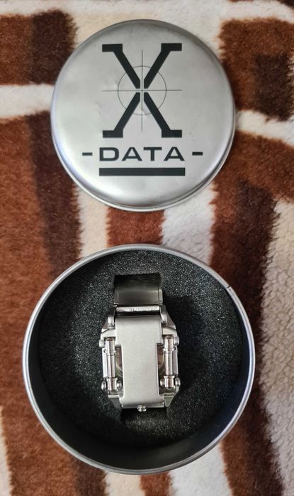 Часы наручные  " DATA X ". Кварцевые. Эксклюзив.
