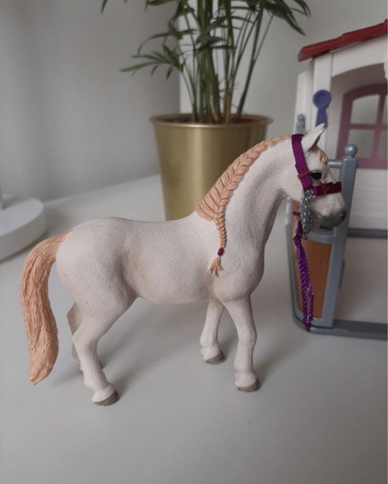 Stajnia boks schleich koń