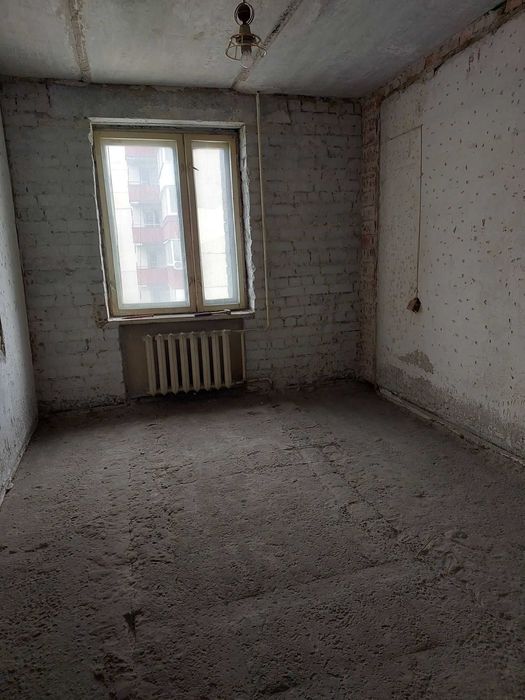 Продается 2-х к. квартира на Бульваре Центральном под ремонт, 52 кв.м