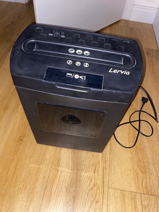 Niszczarka do papieru, kart oraz płyt CD