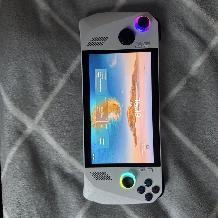 ASUS ROG Ally Z1 Extreme – stan idealny, konsola + Windows – jak nowa