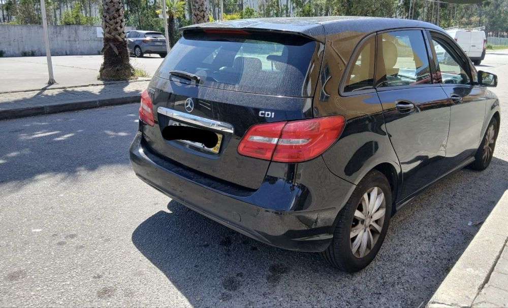 Mercedes benz b180