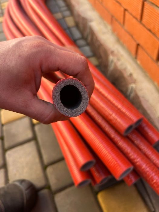 Поліетиленова теплоізоляція для труб 42мм товщиною ізоляції 9 мм NMC