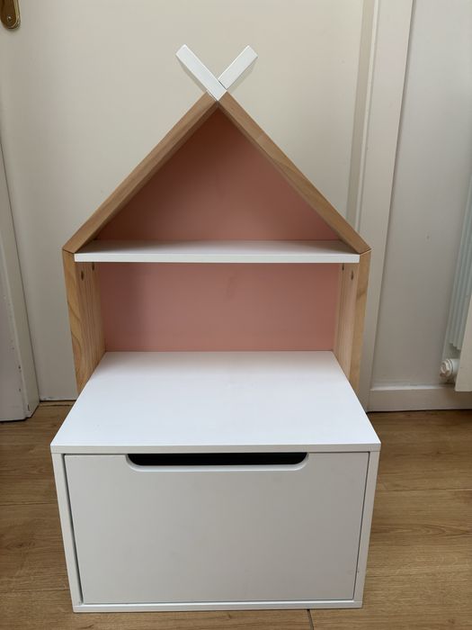 Mesa de cabeceira - quarto criança
