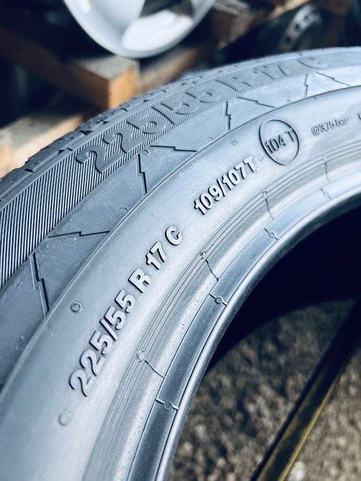 Шини Резина Зимові 225 55 17C Continental VancoWinter2 4шт