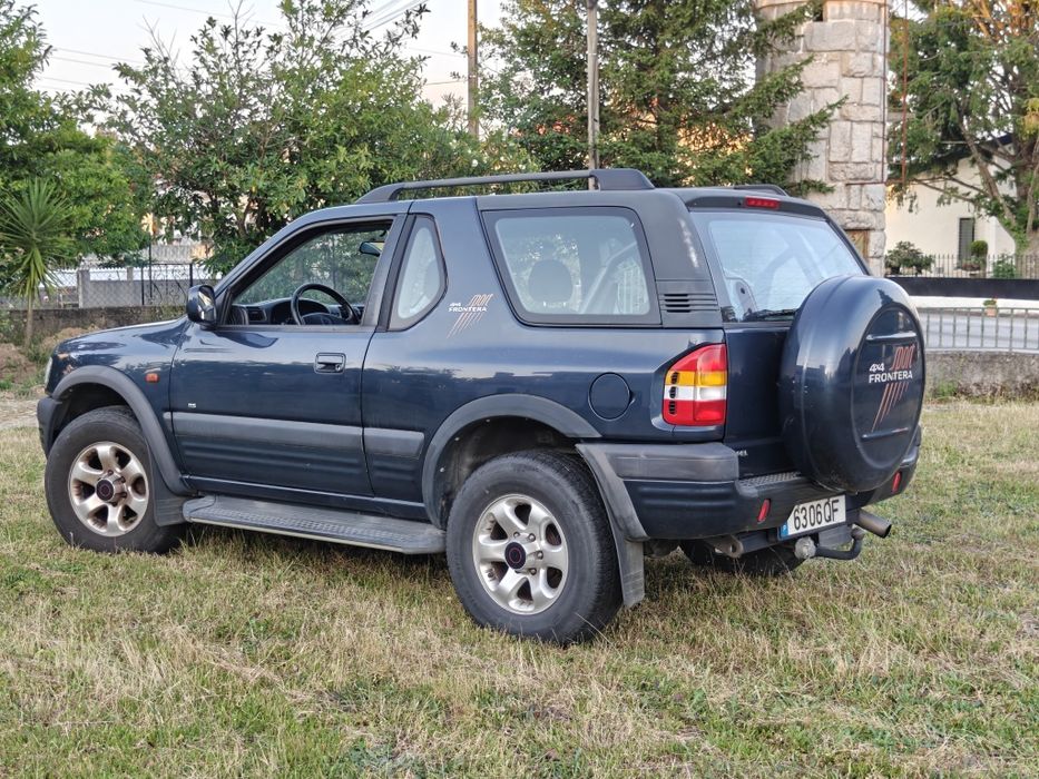 Opel Frontera B RS (com 2 kits de pneus)