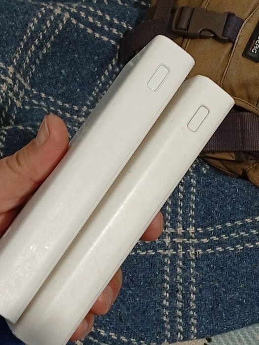 Duas Power Banks da MI de 20000mAh cada uma