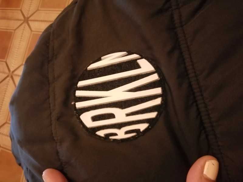 Blusão marca Crosswing preto acolchoado com capuz