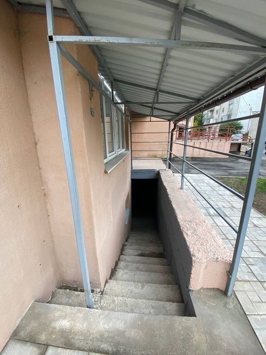 Підвальне приміщення 173.8м2. Центр. Світло завжди