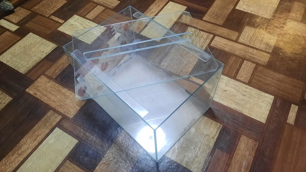 Продам Аквариум/тераруиум.