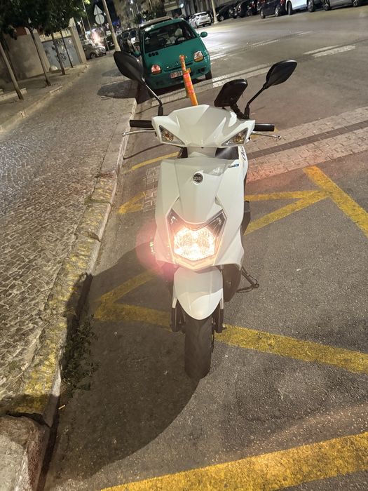 SYM Orbit III 125 Euro 5 – Como nova – Muitos extras incluídos!  Preço: 2.500 € (negociável)