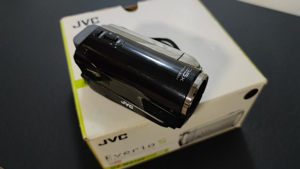 Камера JVC.      .