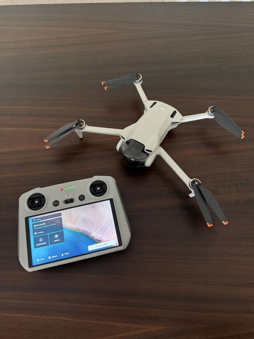 DJI Mini 3 + DJI RC com ecrã