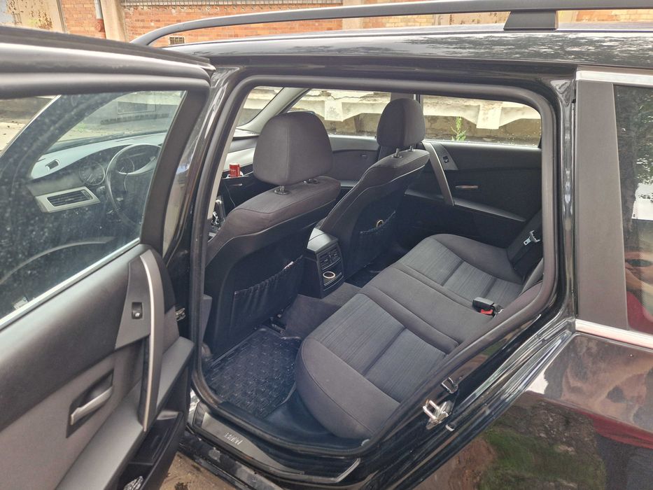 Samochód BMW e61 523i