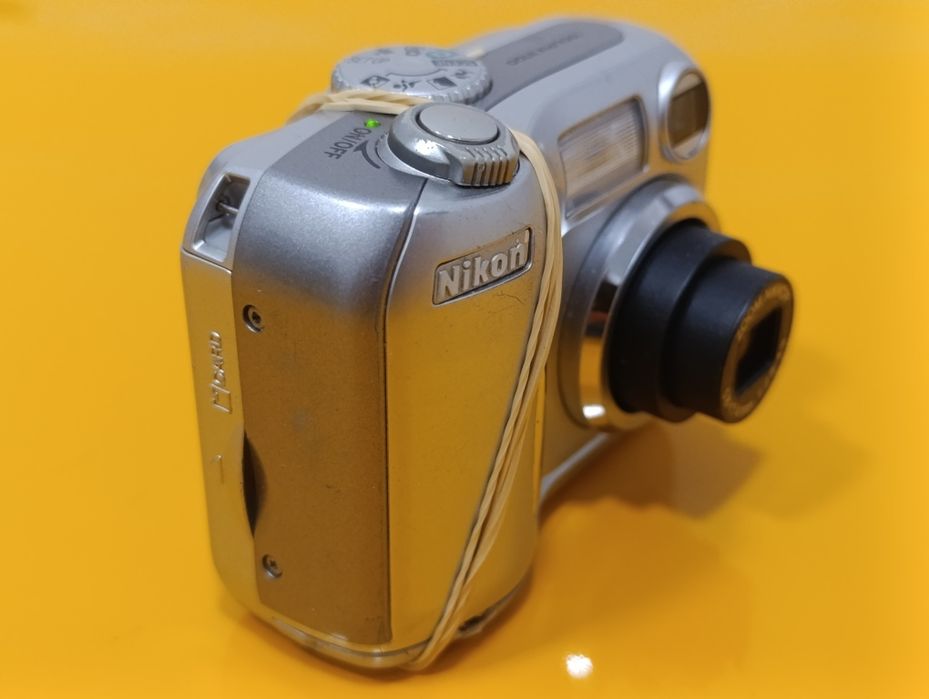 Aparat cyfrowy kompaktowy Nikon Coolpix 3100, na baterie AA, 99% OK