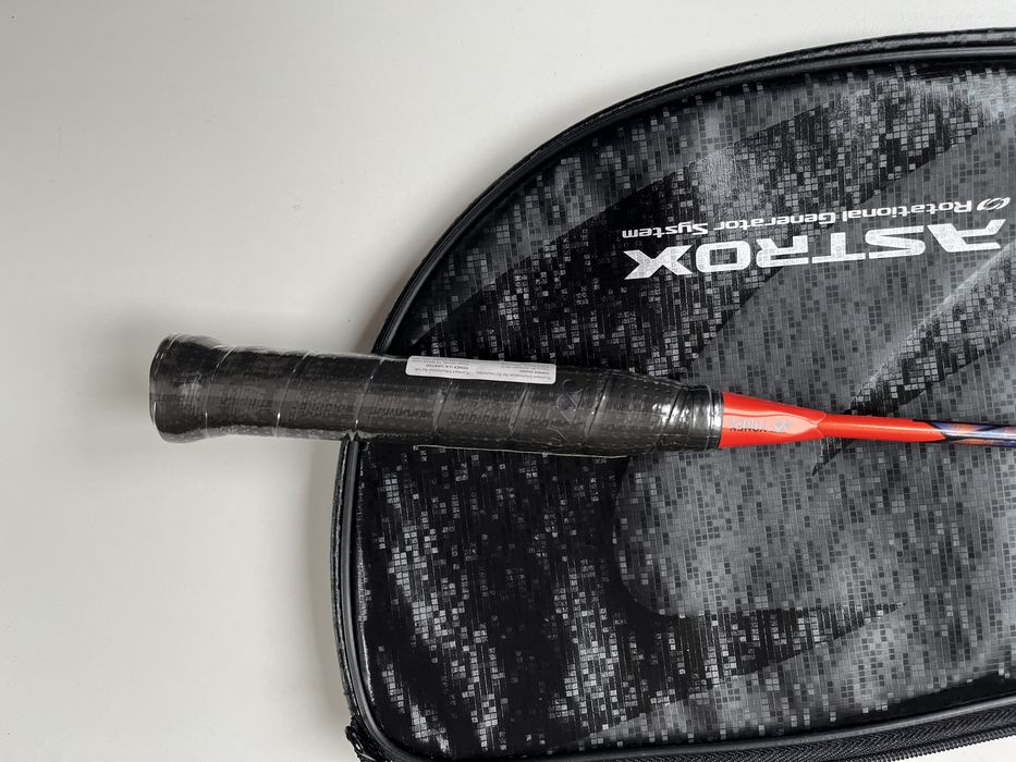 Nowa rakieta do badmintona Yonex Astrox 77 Pro