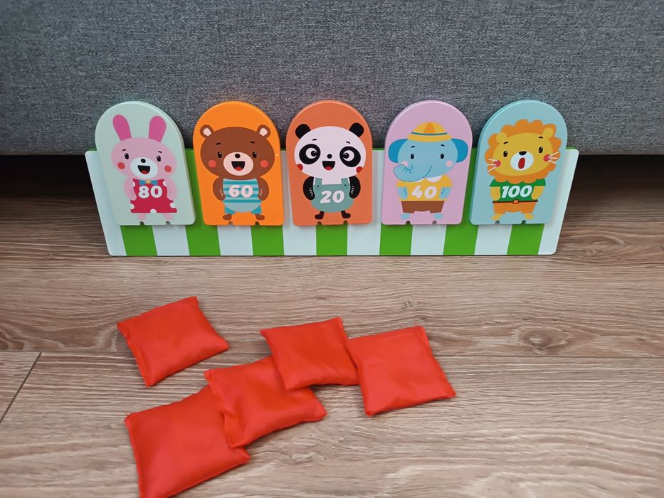 Gra zręcznościowa Bean Bag Toss Game a'la kręgle