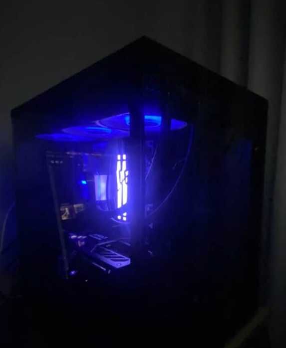 PC Gaming High-End RX 9070 XT + Ryzen 7 9700X | 4K/1440p | Como Novo