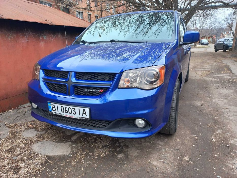 Dodge Grand Caravan 5  2019 р. GT CREW SXT + Мінівен 7 місць