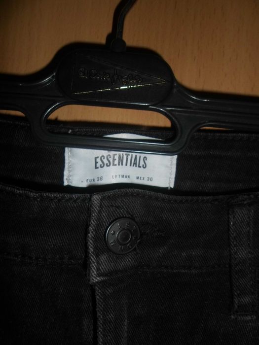 calças para homem da marca DENIM ESSENTIALS