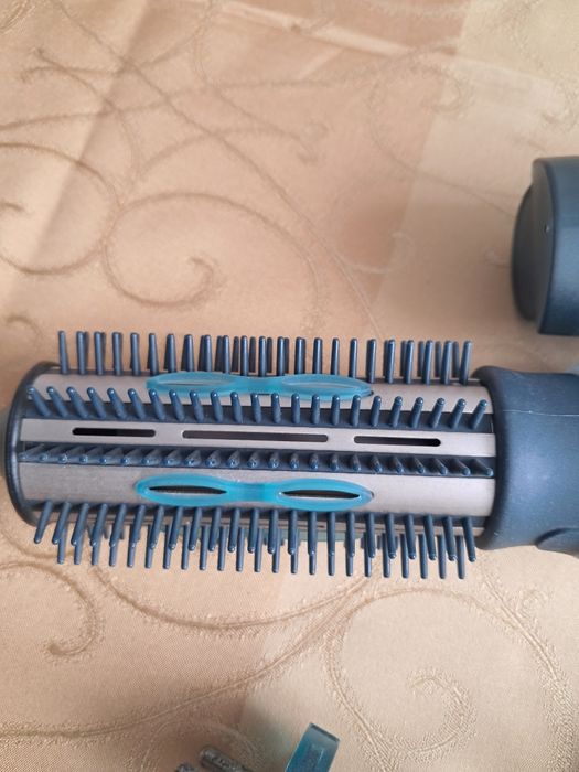 Фен-щітка для волосся PHILIPS.