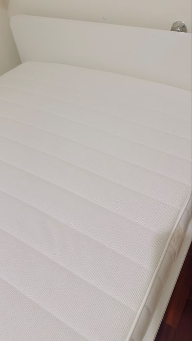 Cama de solteiro com colchão