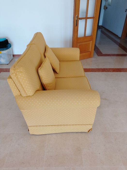 Sofá cama com pouco uso