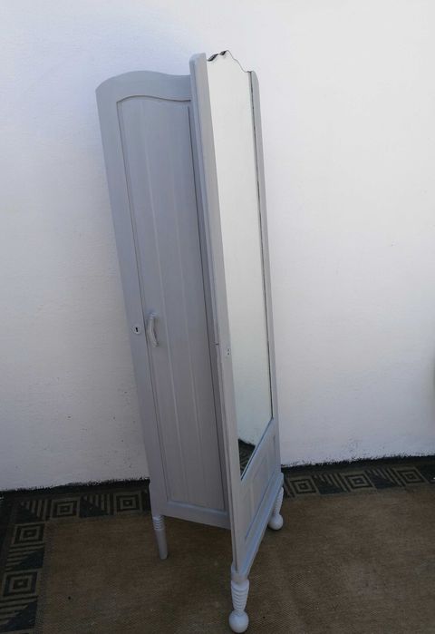 antigo espelho de pés