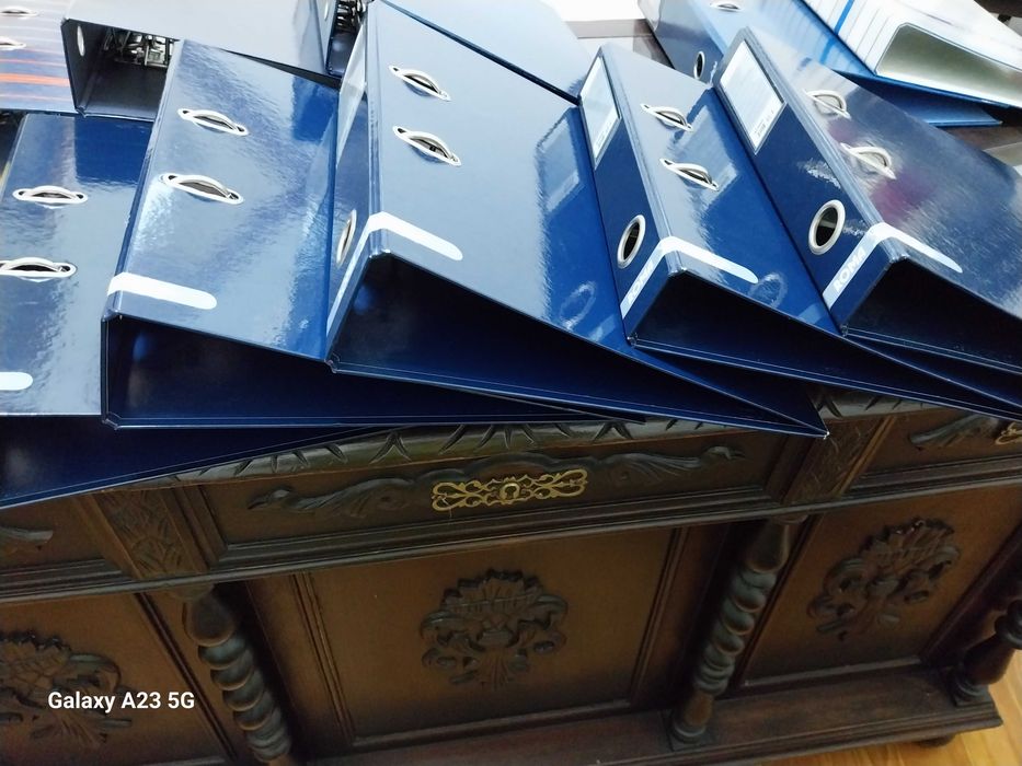 Dossiers arquivadores A4. Material escolar. Material de escritório