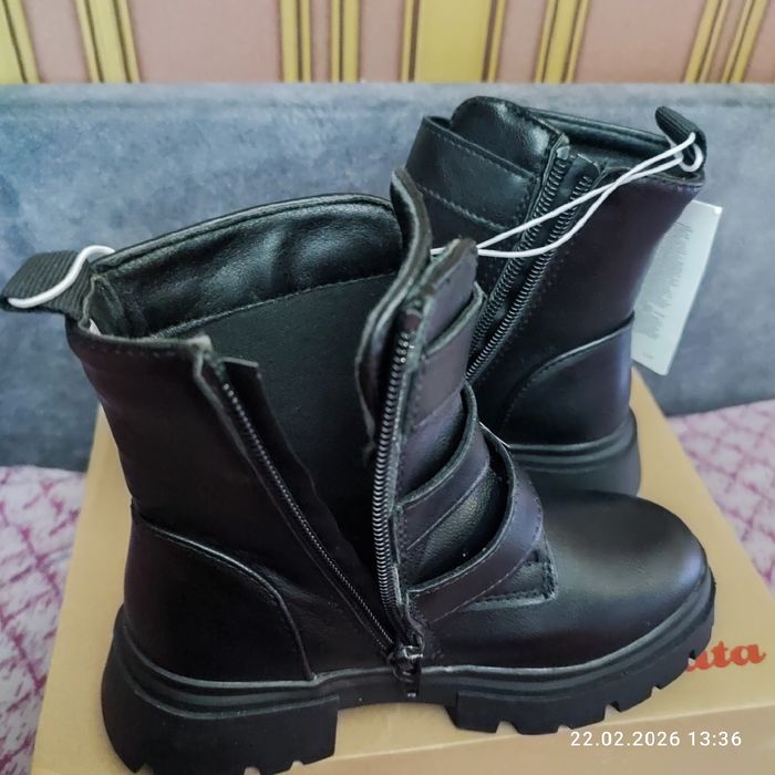 Весняні ботинки Reserved