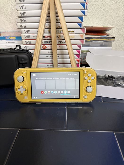 Nintendo Switch Lite amarela
